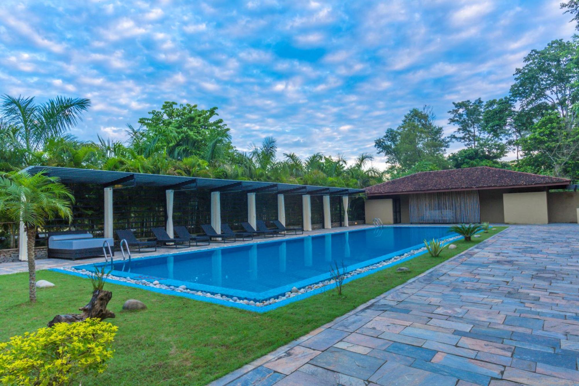 Kasara Chitwan Hotel Patlahara Kültér fotó